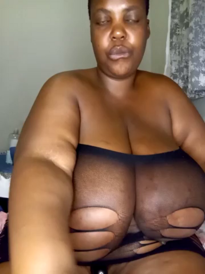 LUSTFULBOOBSS