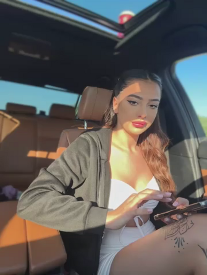 LaraVegas_