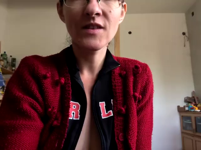Milky_hairy_mommy