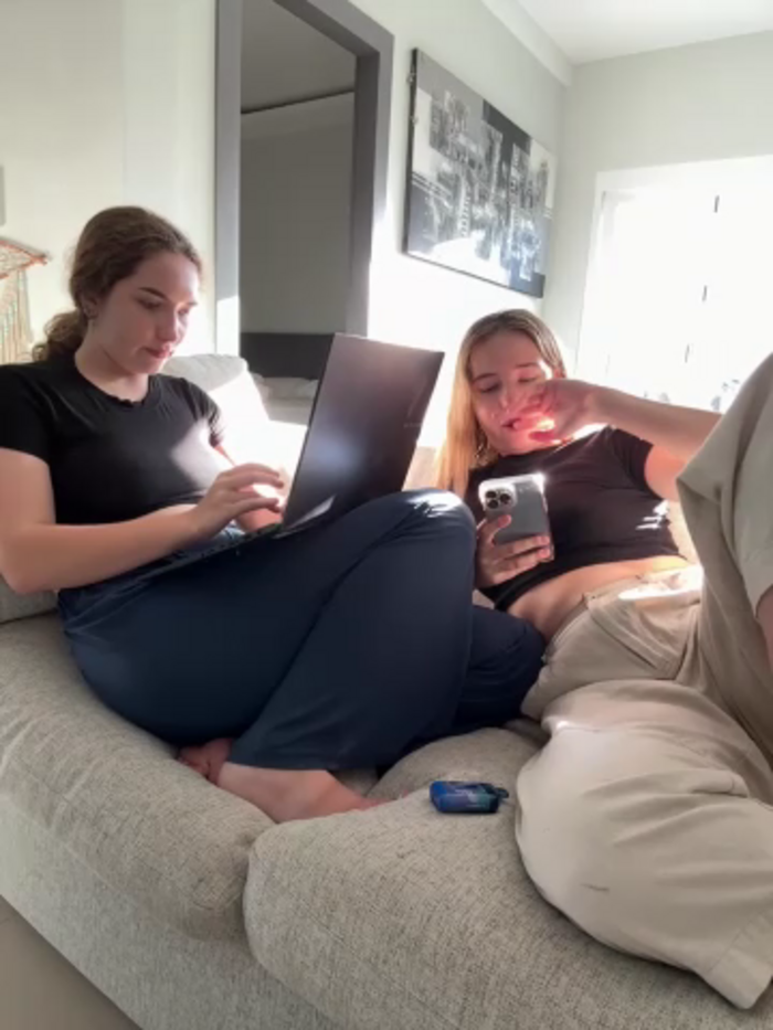Nura_n_Sarah