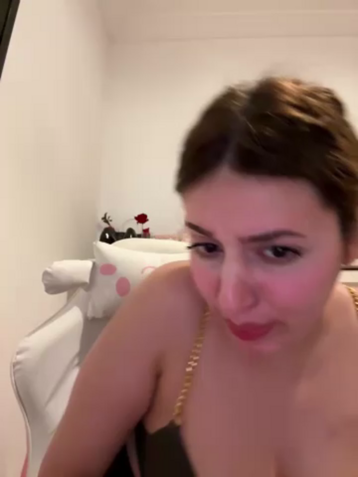 Hot_malak
