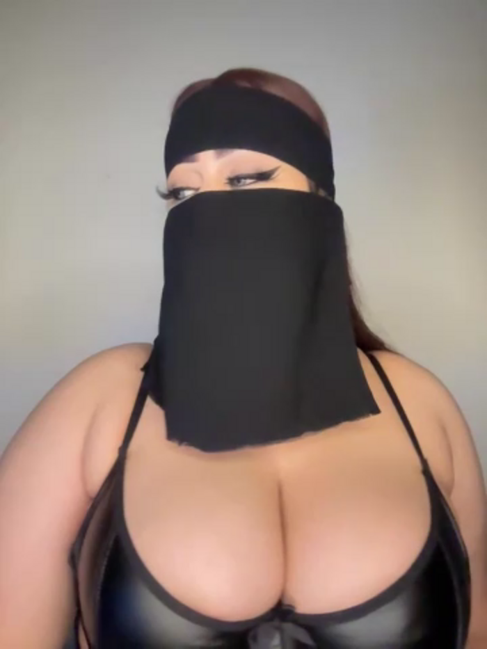 QueenDina777