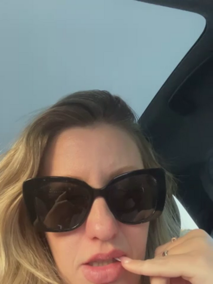 Megan_off
