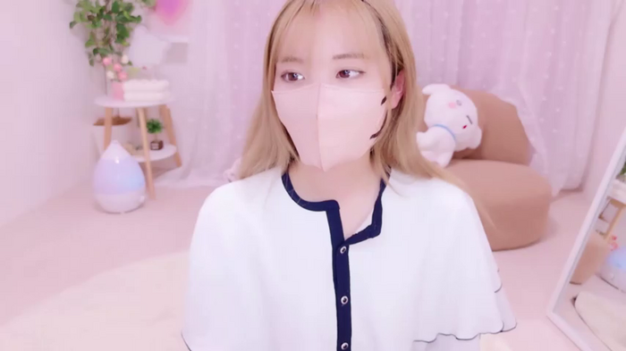 MOMONA_xo
