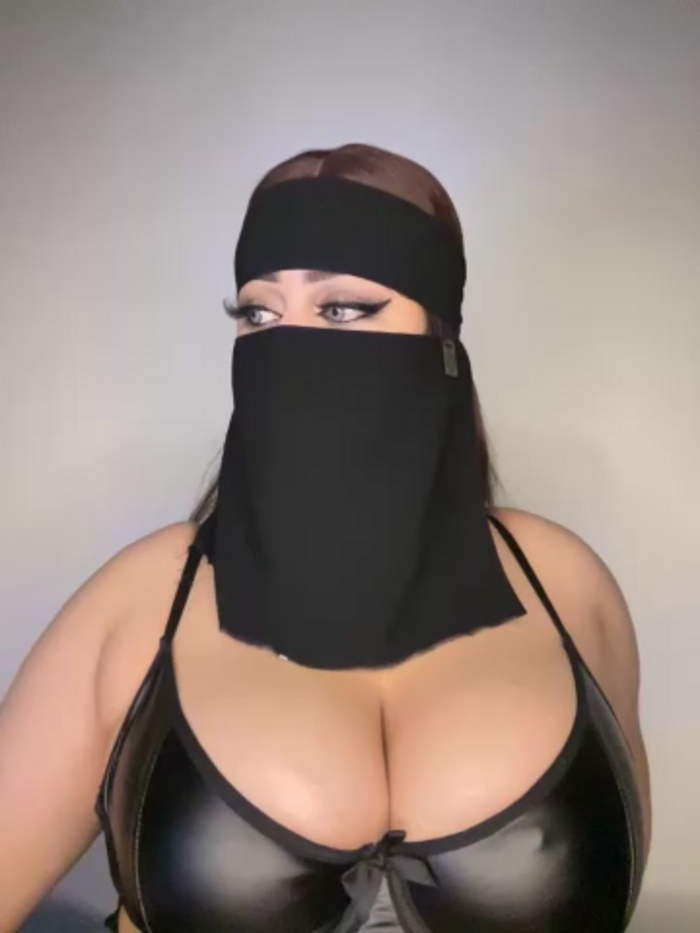 QueenDina777