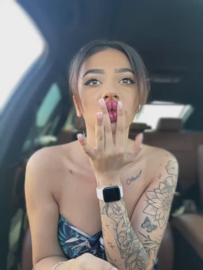 LaraVegas_