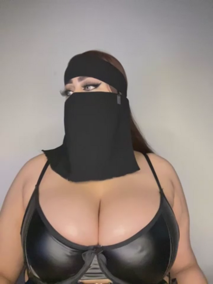 QueenDina777