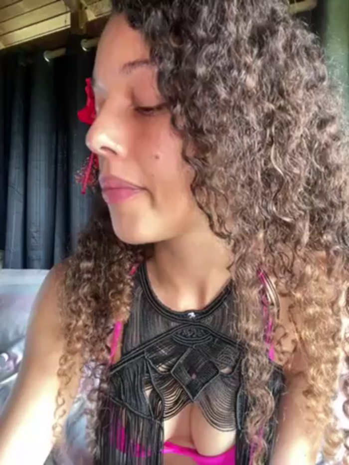 Rati_Curly