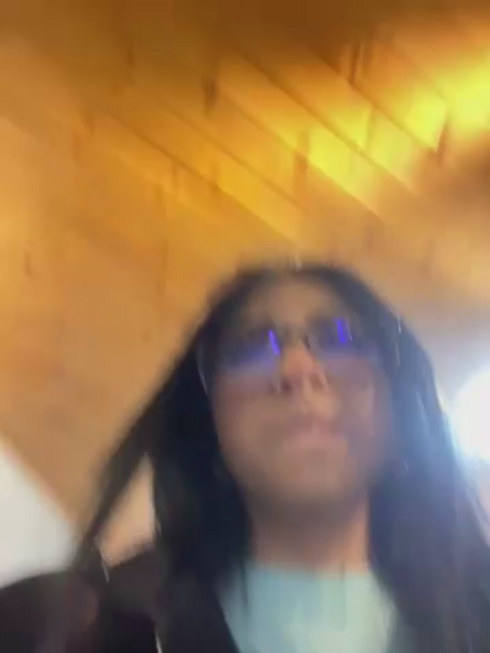 Hilary_pinkk