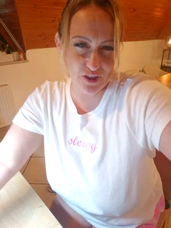 Isabellaa04
