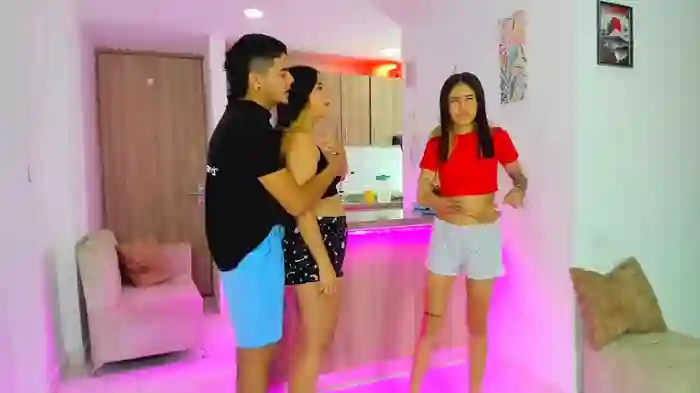 2025/05/05/stripchat-stangirls_-22-20-41