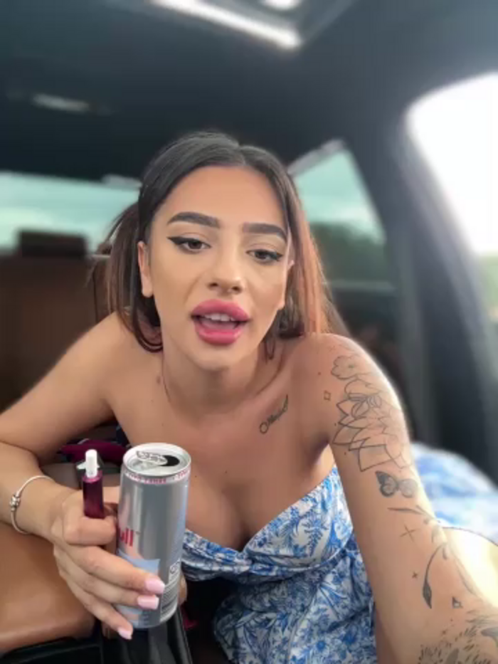 LaraVegas_