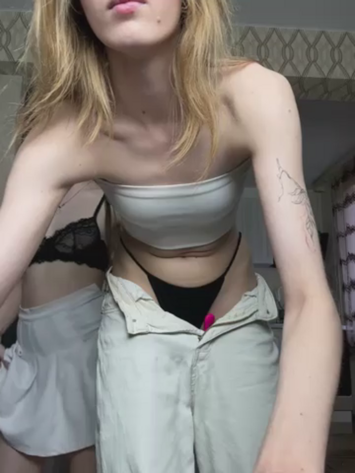 Mia_Komioa