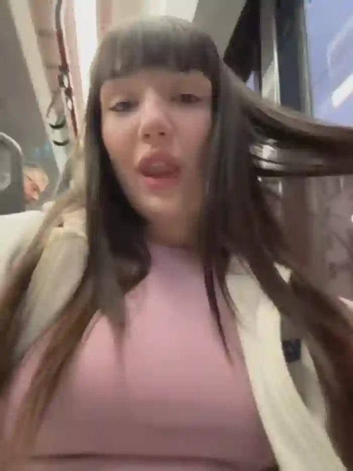 2025/05/05/stripchat-sophie_avory-18-16-33