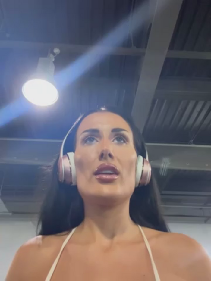 UKSYDNEYFOX