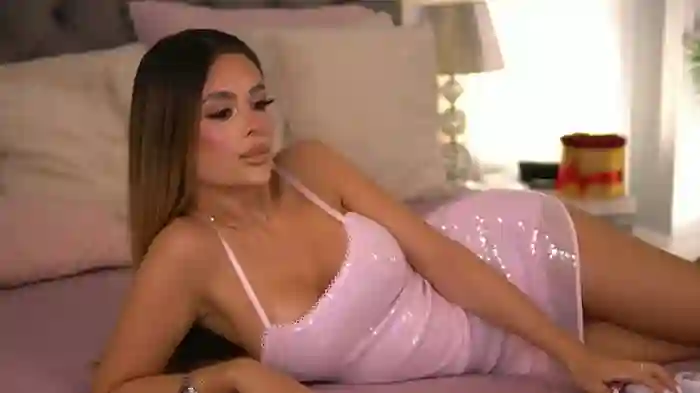 2025/05/05/stripchat-yasmineshaw-05-41-58