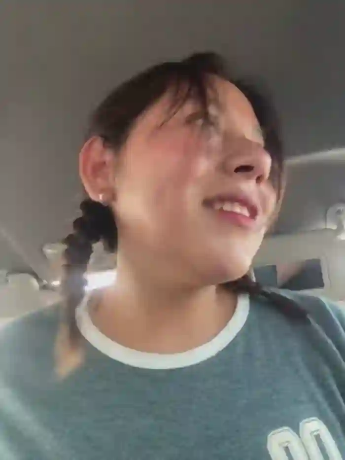 2025/05/05/stripchat-kittyfresita-17-46-09