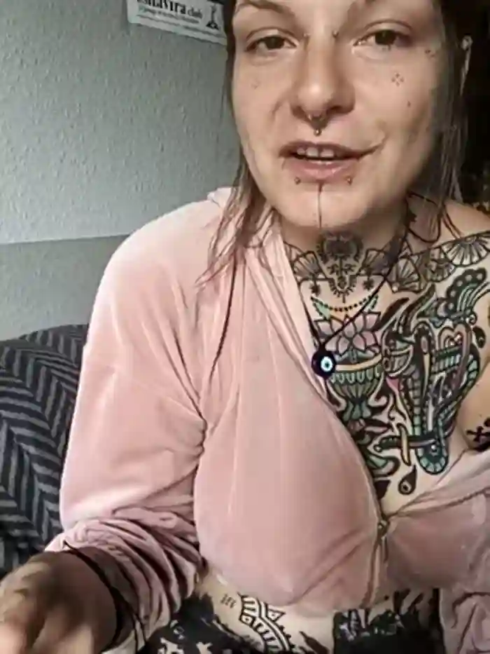2025/05/05/stripchat-lizzardqueeen-07-55-11