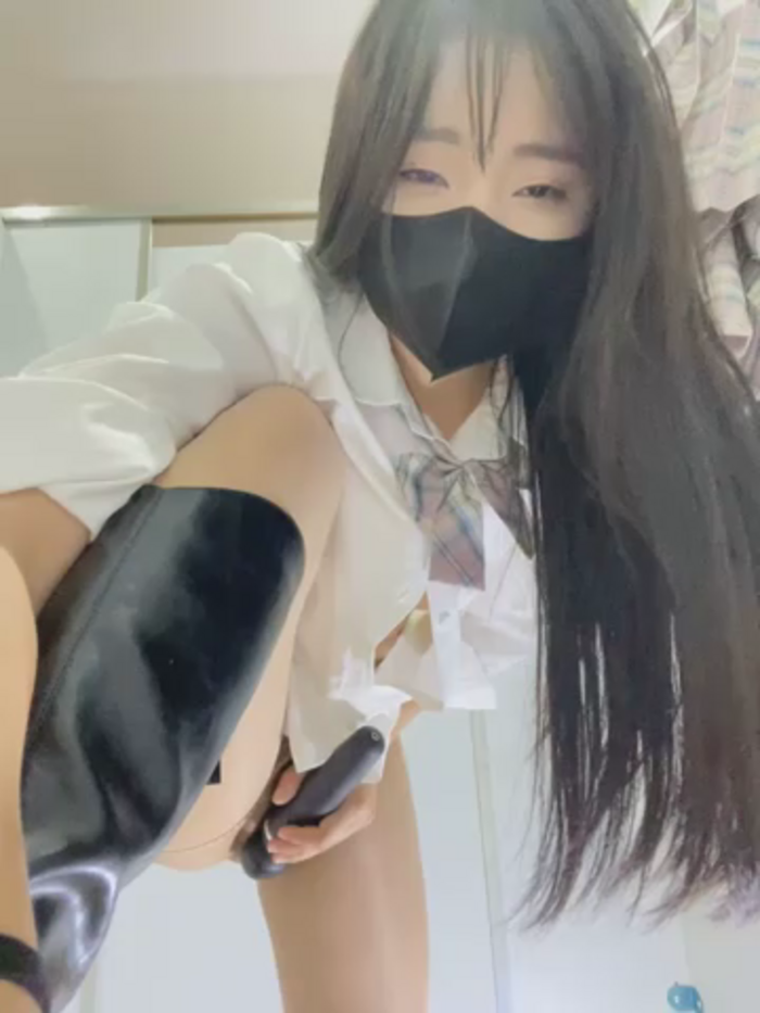 Asia-Lynn