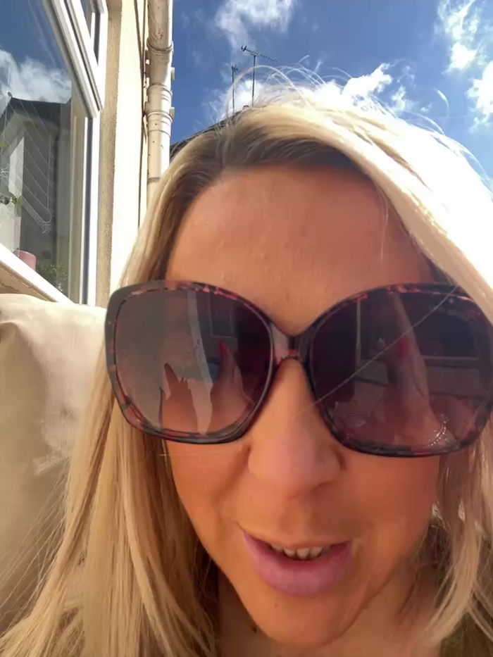 Bustyblondebabe32