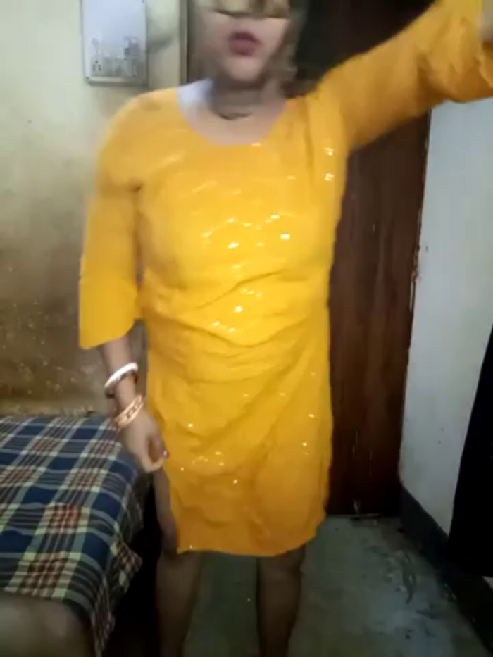 Hot_muskaan