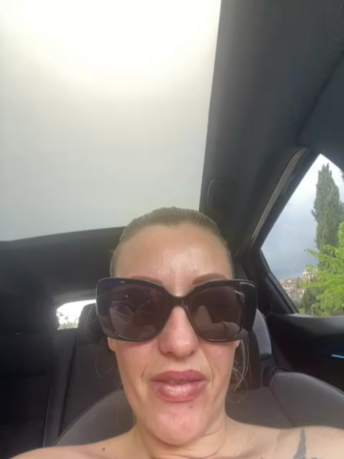 Megan_off