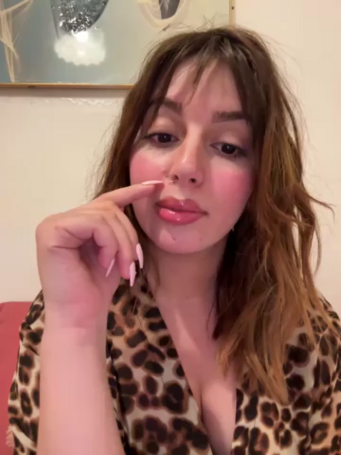 Hot_malak