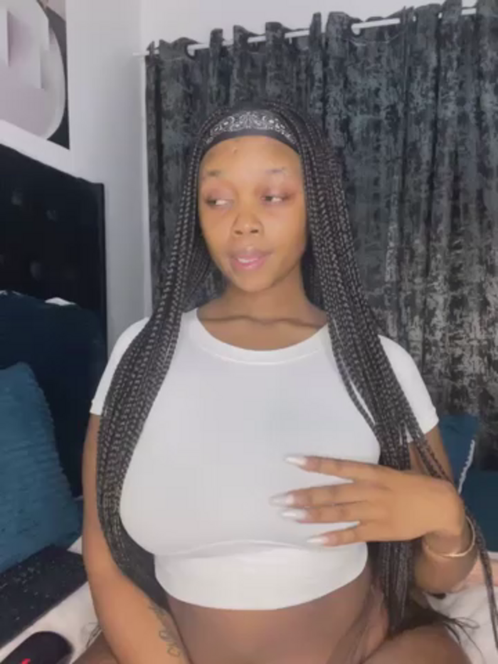 QueenTee23