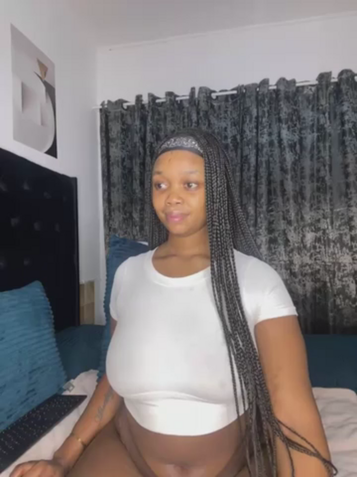 QueenTee23