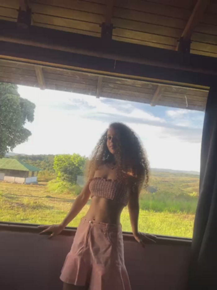 Rati_Curly