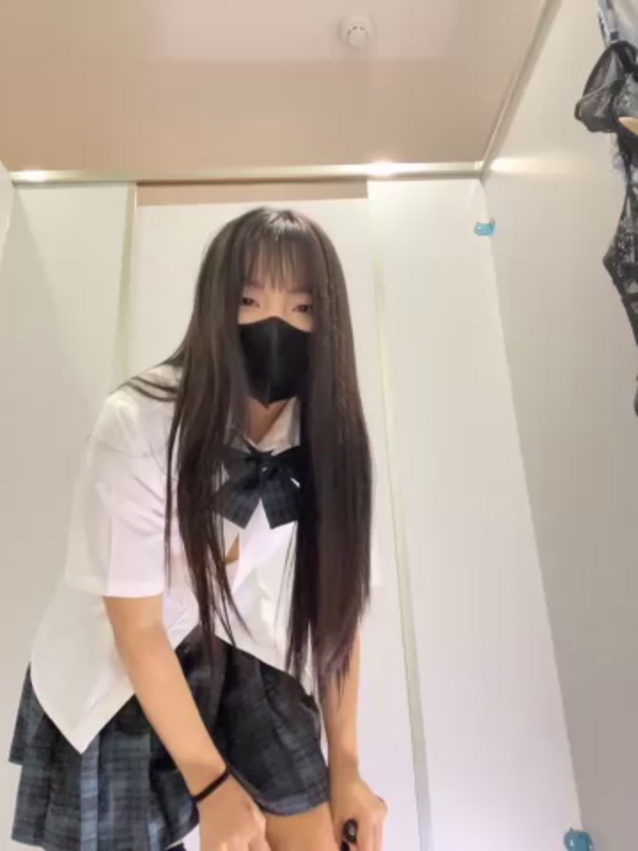 Asia-Lynn