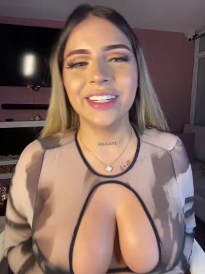 MiaWhitePink_