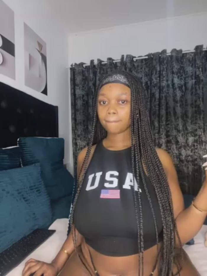 QueenTee23