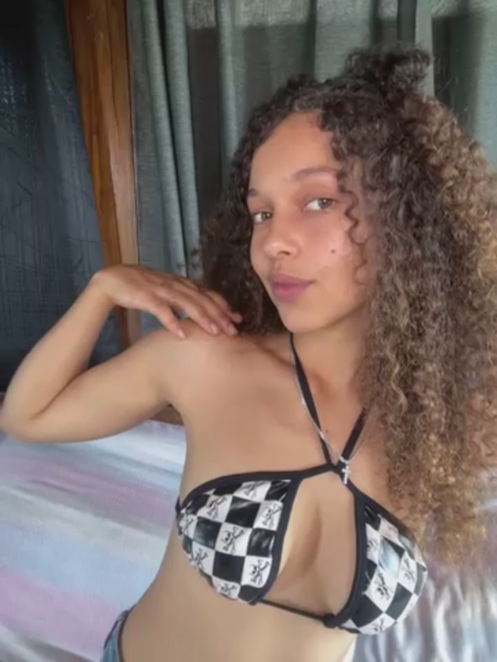 Rati_Curly
