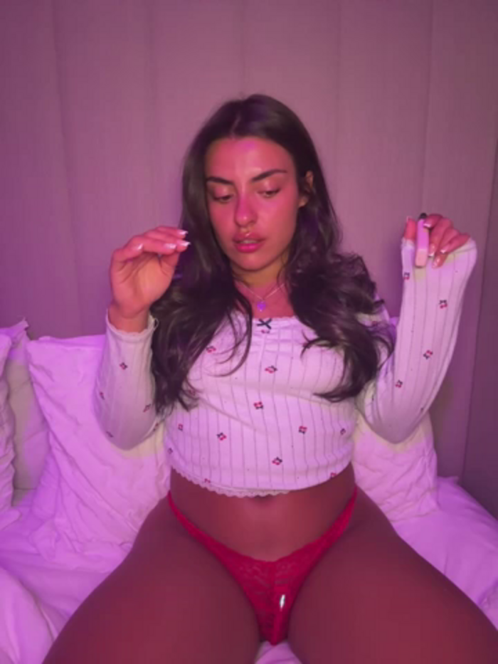 cute_carly_