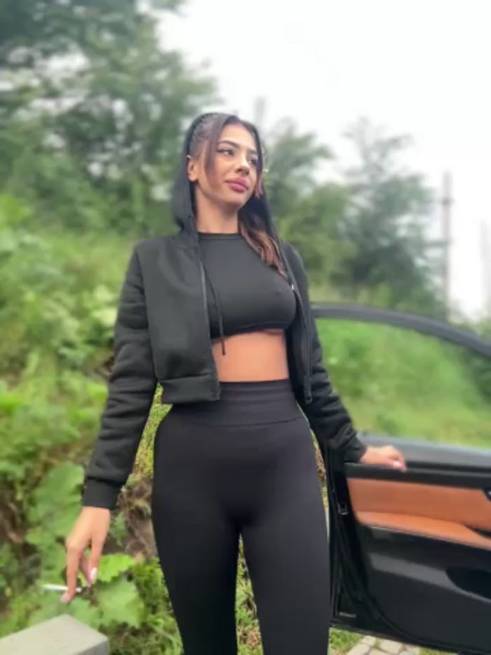 LaraVegas_