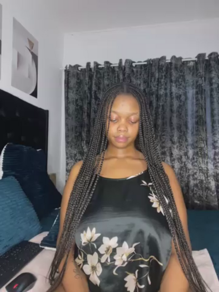 QueenTee23
