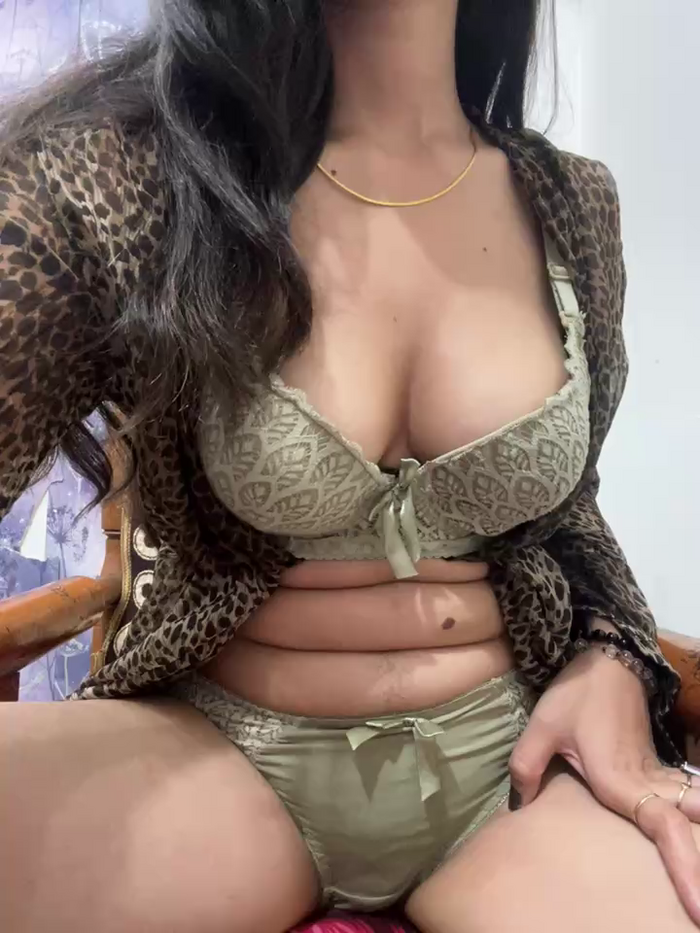 Thirsty_Malika