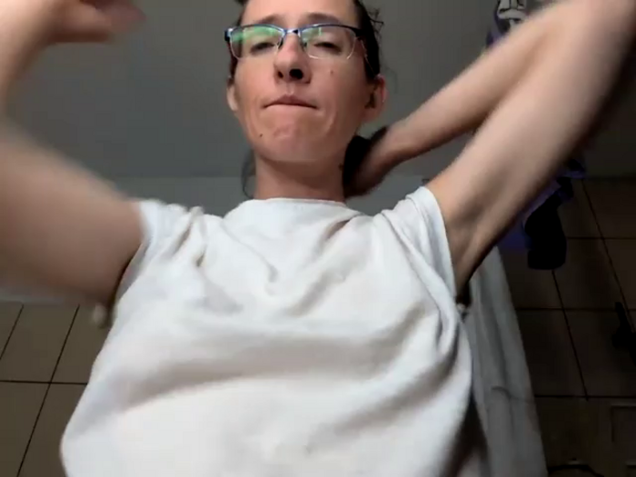 Milky_hairy_mommy