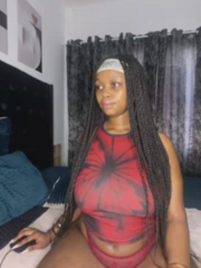 QueenTee23