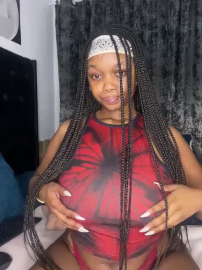 QueenTee23