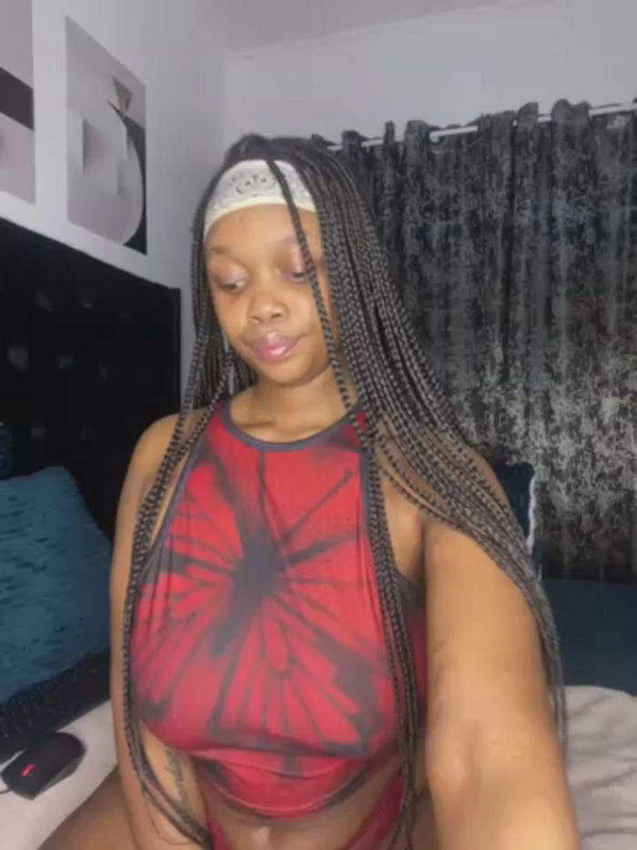 QueenTee23