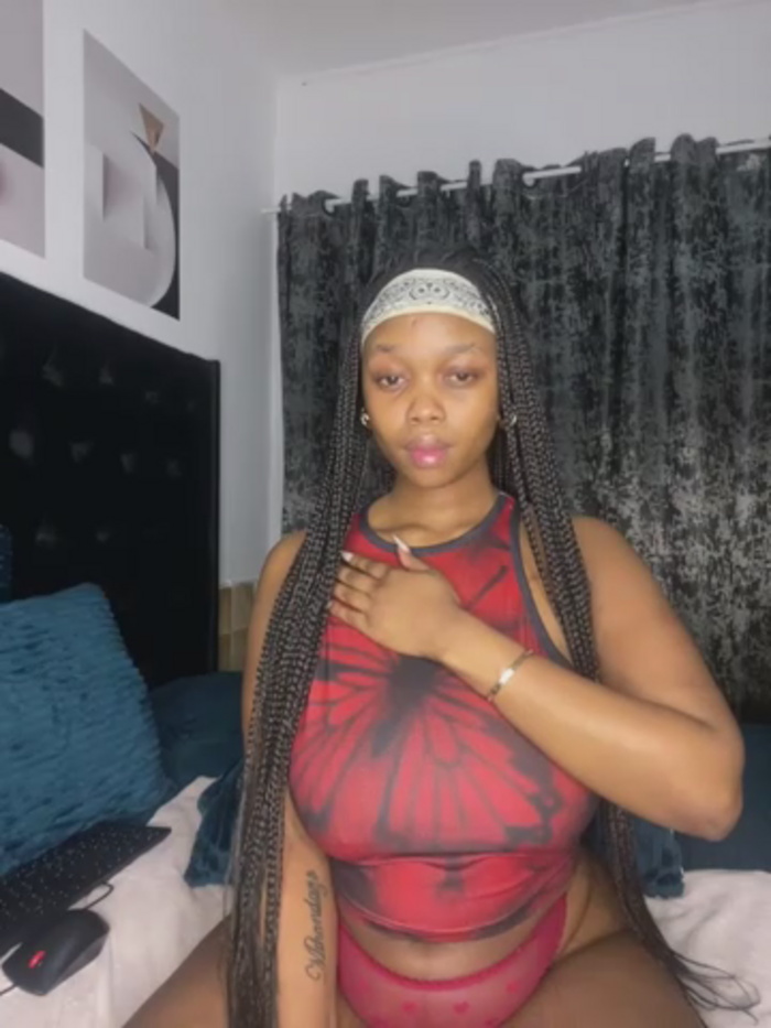 QueenTee23