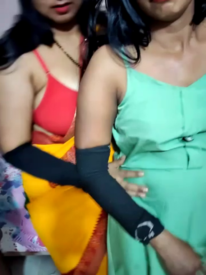 Hot_mina8585