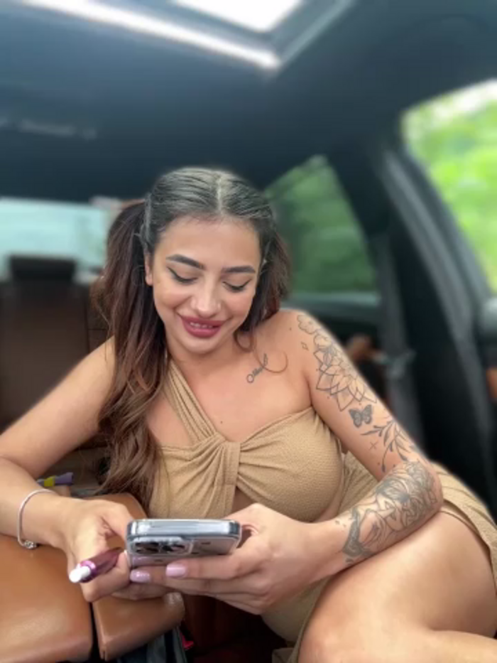 LaraVegas_