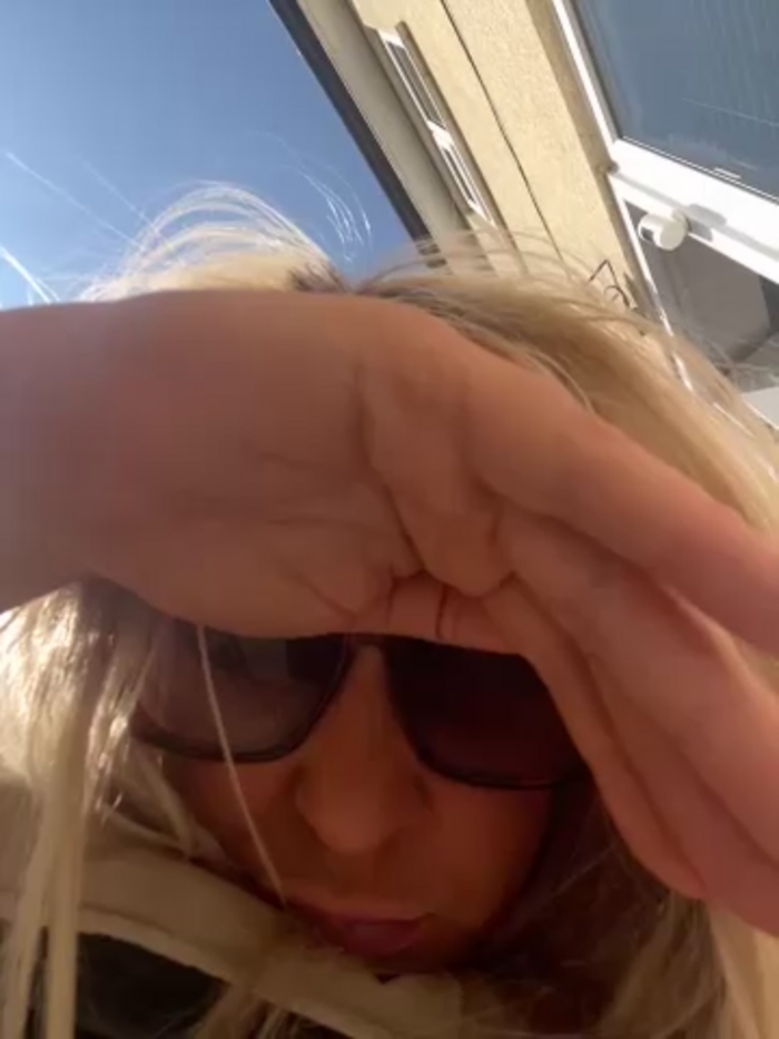 Bustyblondebabe32