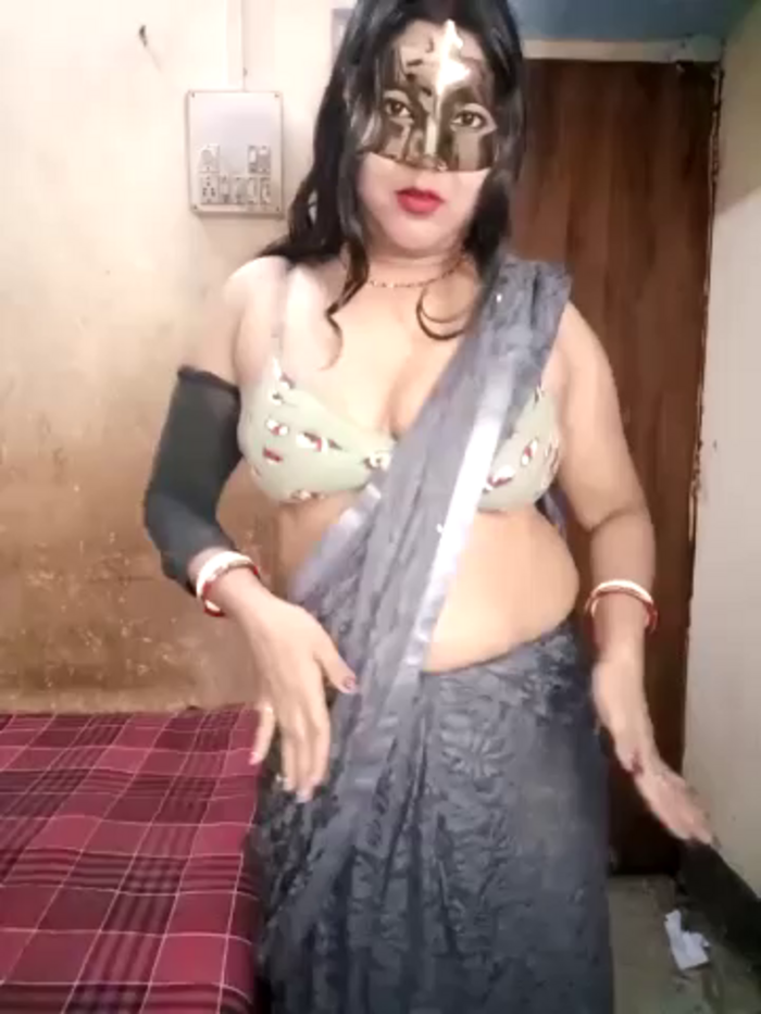 Hot_muskaan