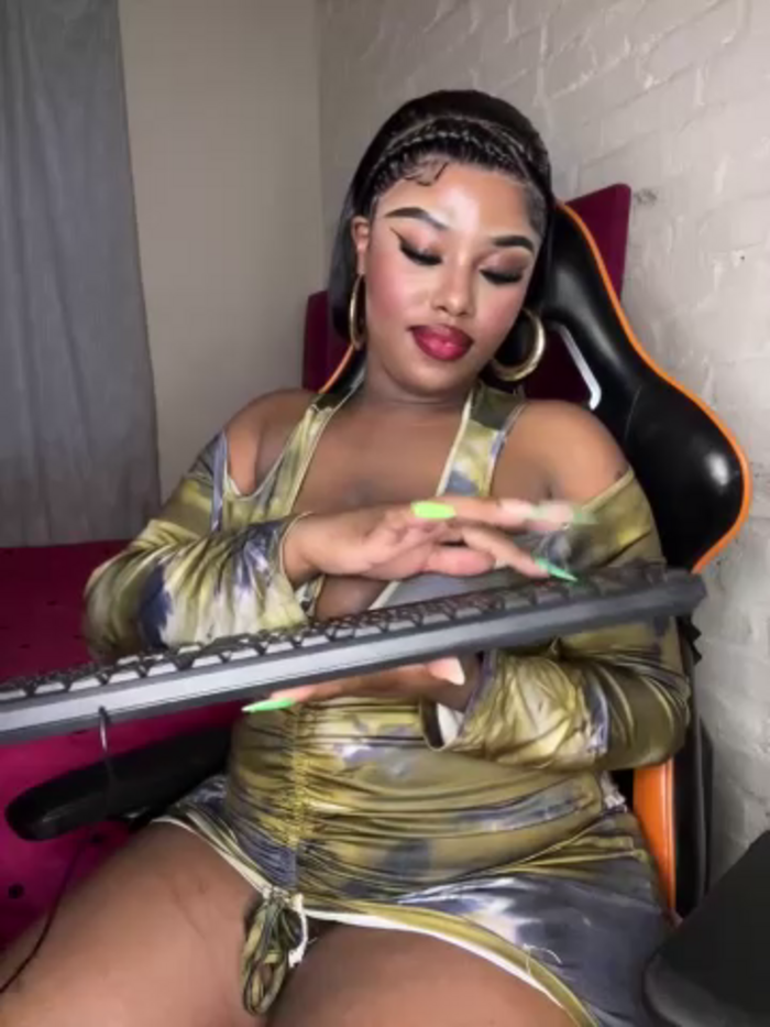 EXOTIC_BEAUTY25_X