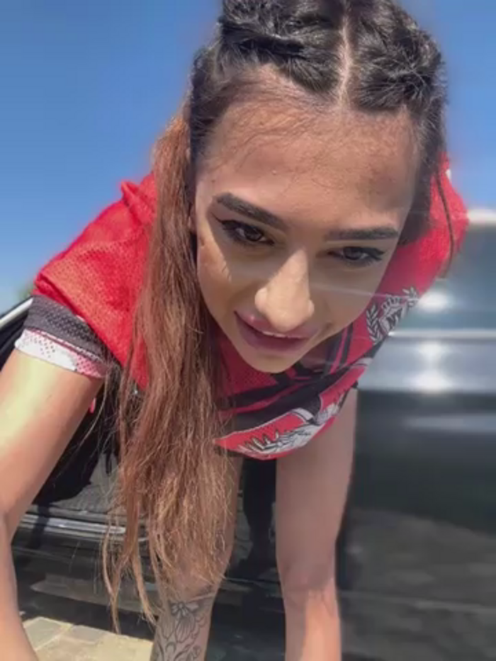 LaraVegas_