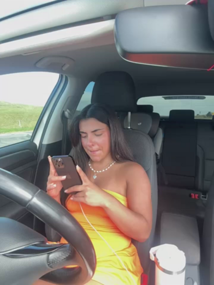 cute_carly_